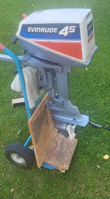 Silnik zaburtowy EVINRUDE