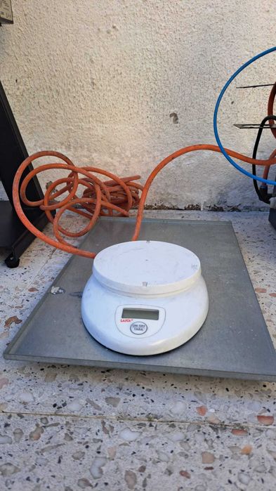 Equipamento de dosagem e aplicação de resina