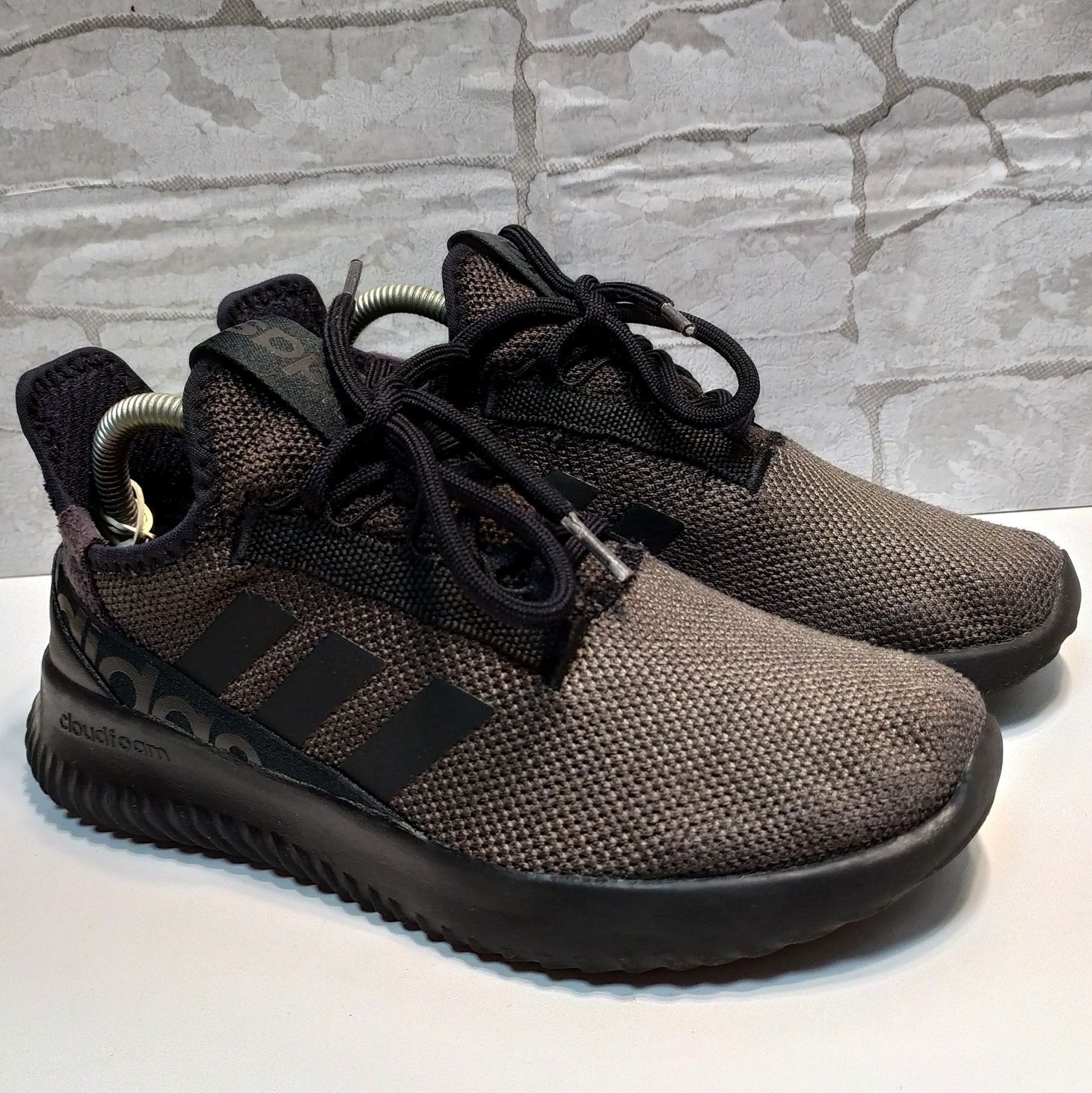 кросівки Adidas Kaptir розмір 1/3