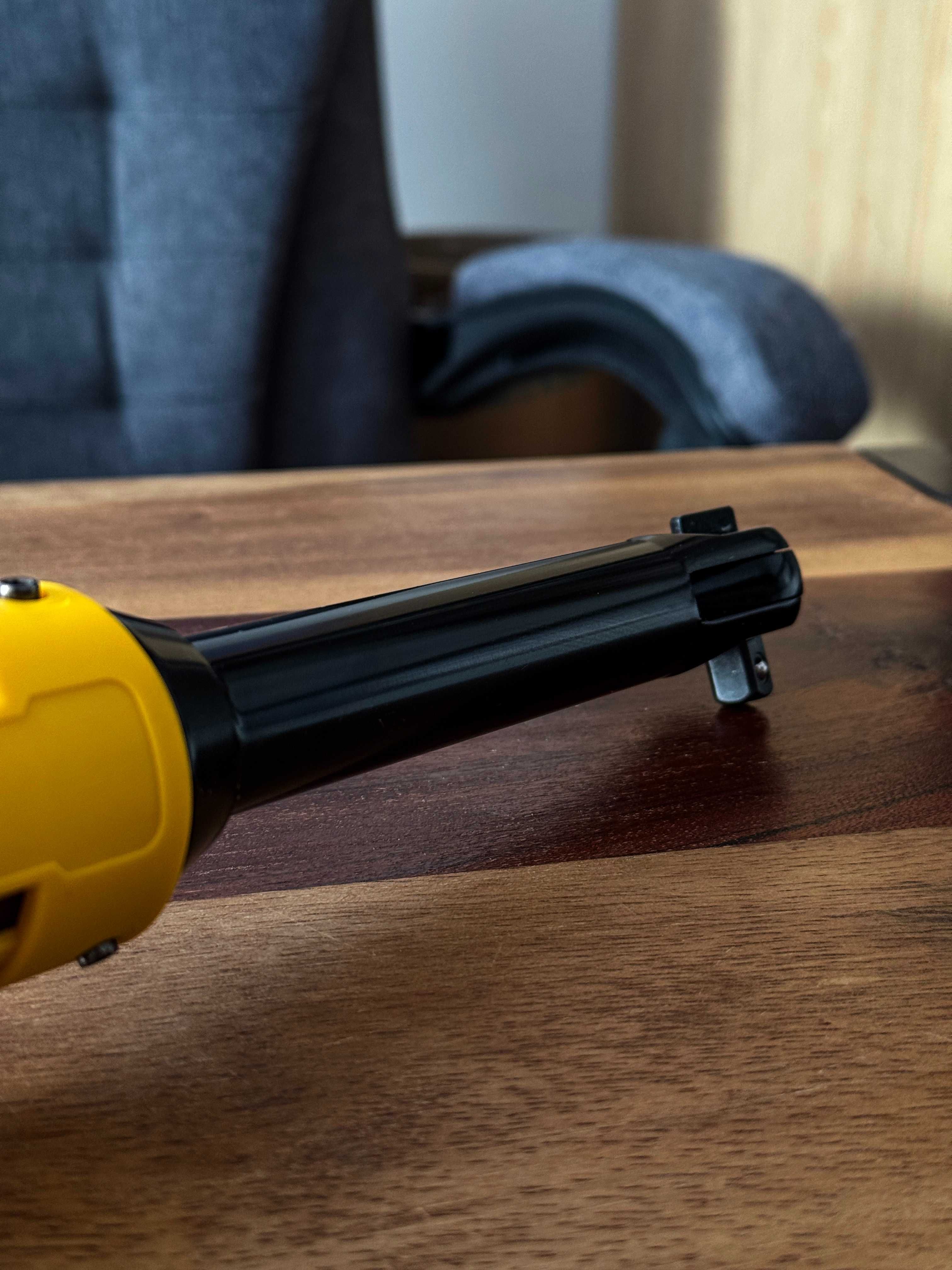 Grzechotka Elektryczna Udarowa pod baterie DEWALT XR Długie Wrzeciono