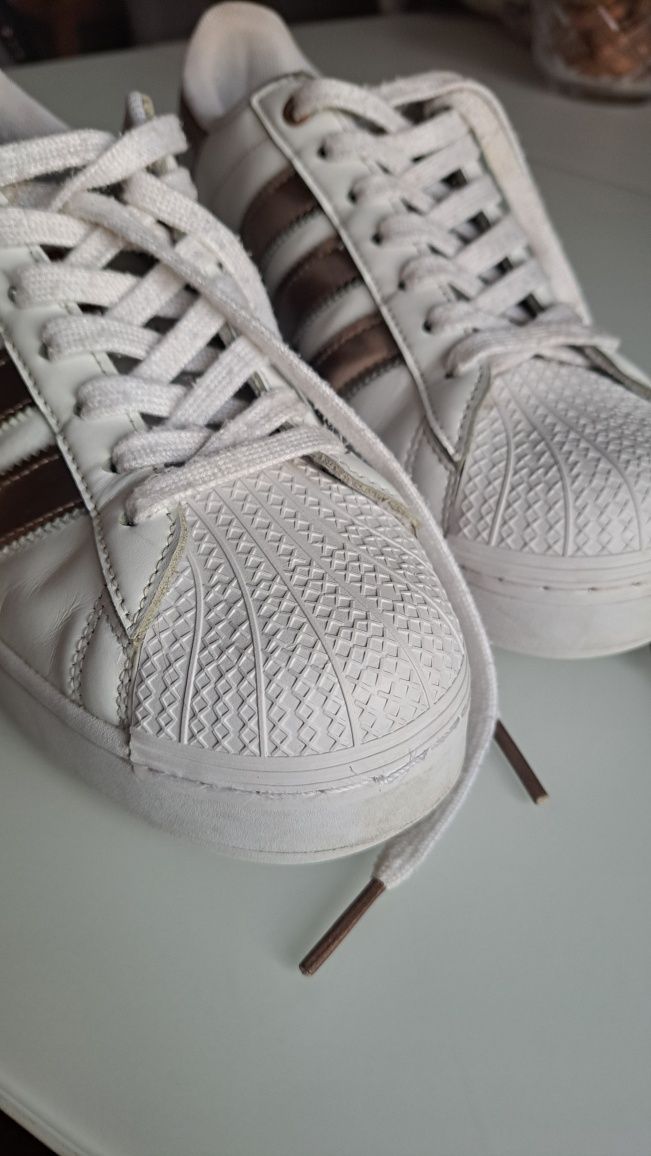 Adidas superstar