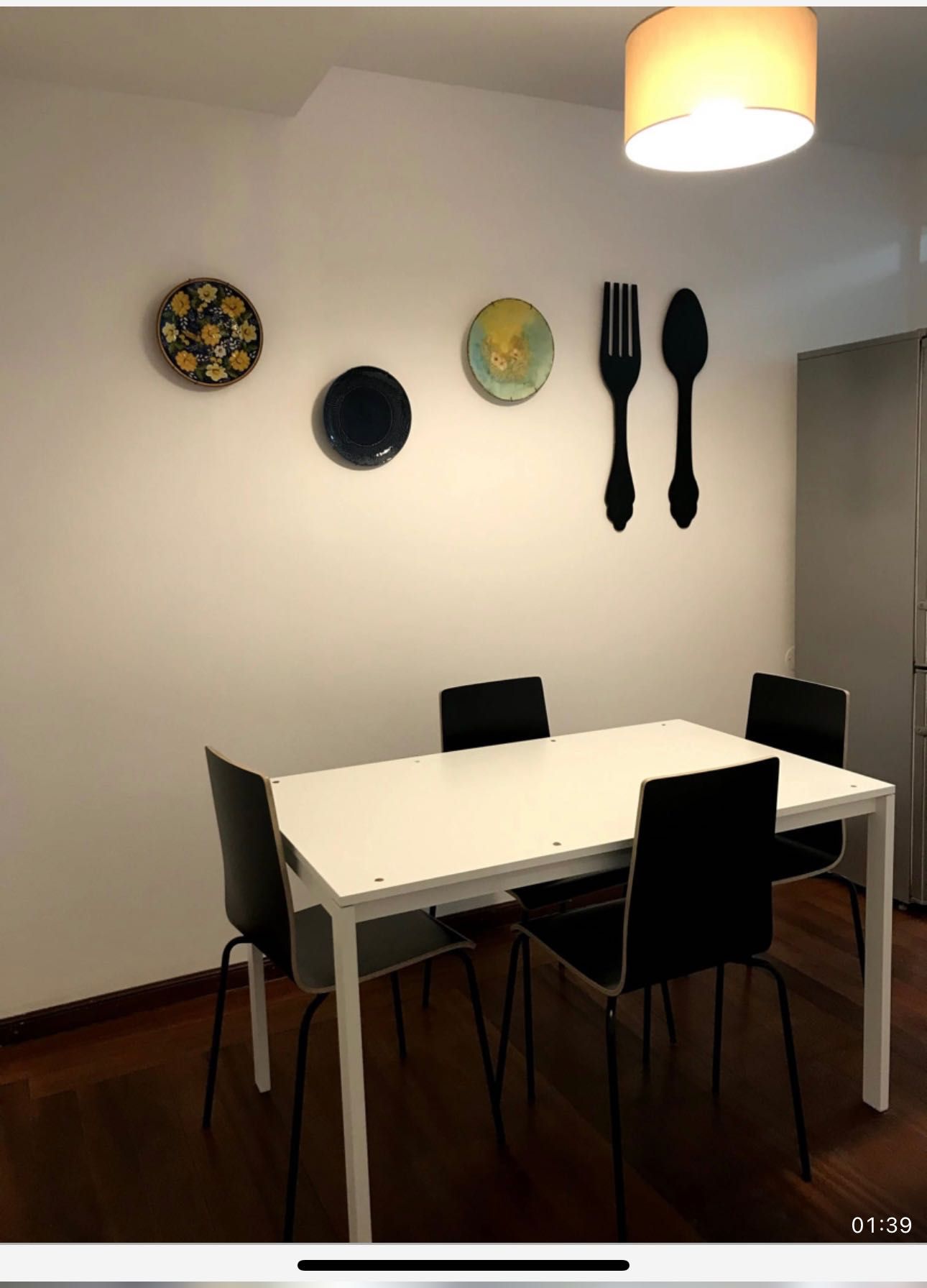Quarto aluga-se  suite