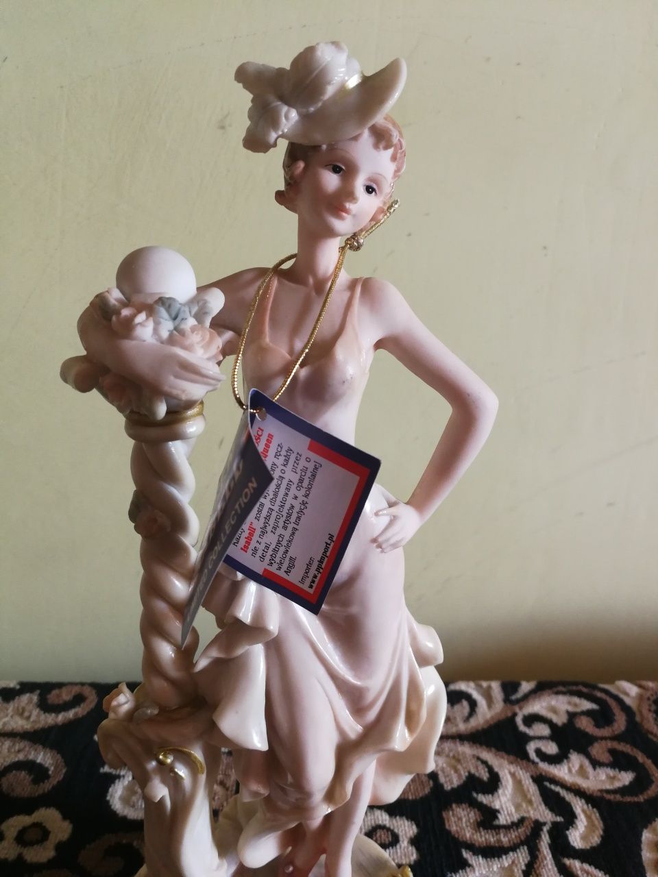 Figurka Queen Isabell