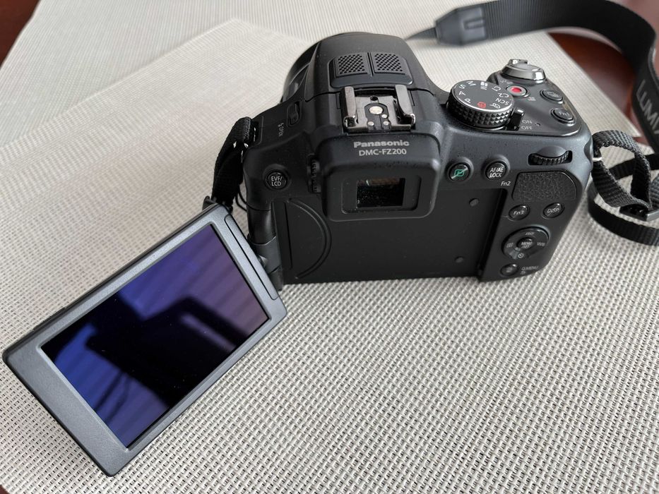 Panasonic Lumix DMC-FZ200