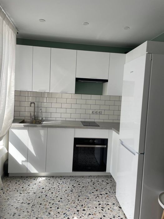 Таунхаус Aura Village, Віта Поштова