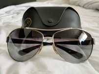 Óculos de sol Ray ban.