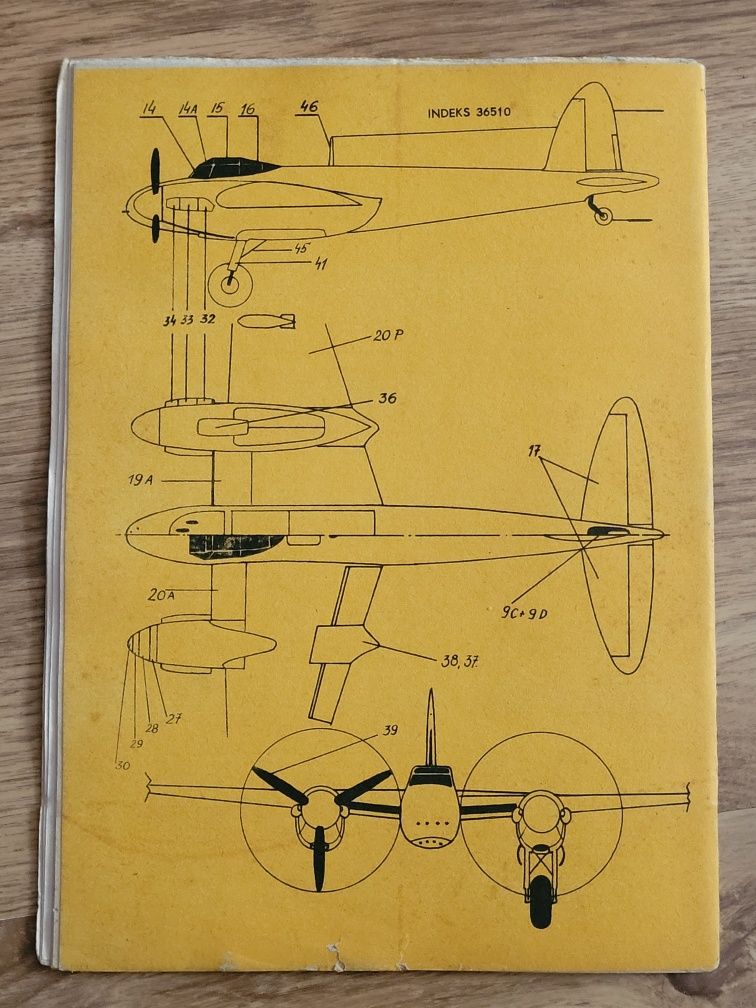 Mały Modelarz nr 12/1977r samolot Mosquito model kartonowy