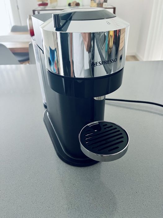 Maquina nespresso vertuo premium