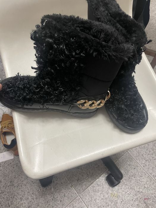 Calcado usado de senhora