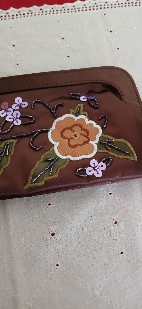 Clutch Avon, nova