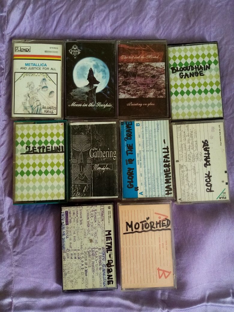 Kolekcja 20 kaset z różną muzyka w dobrym stanie.