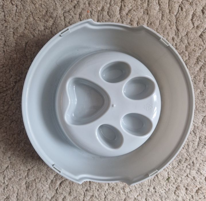 Miska dla psa spowalniająca jedzenie