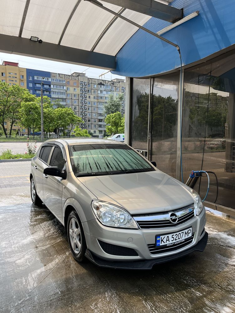 Продам Opel Astra H