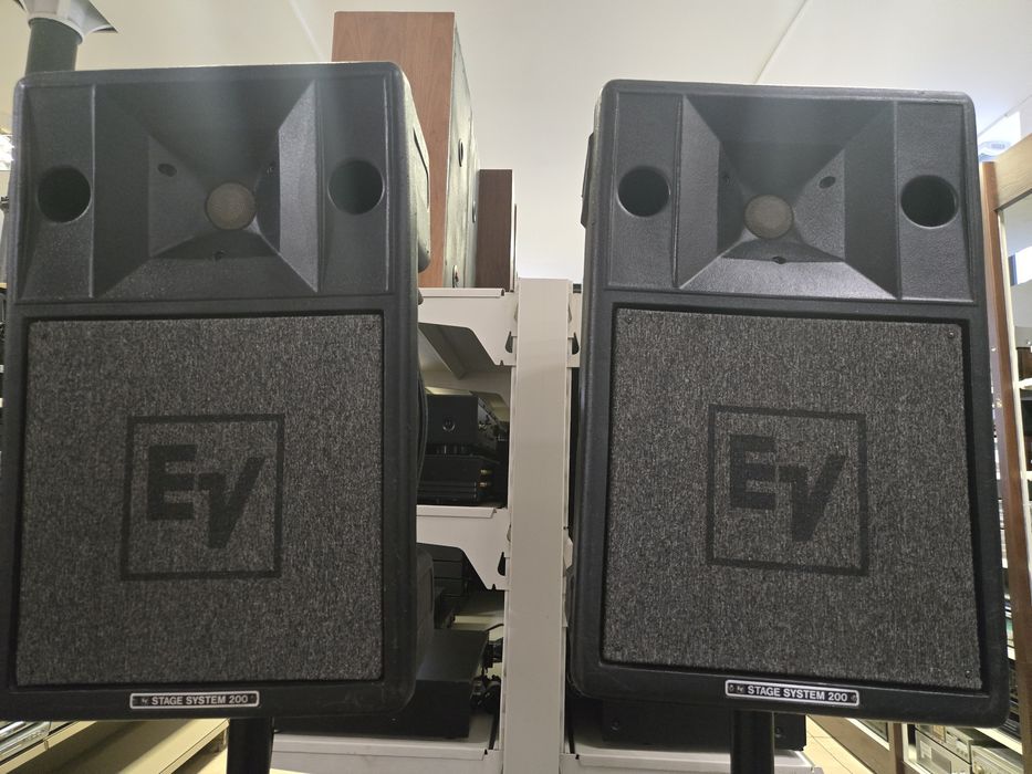Kolumny estradowe ELECTRO VOICE  S 200 .