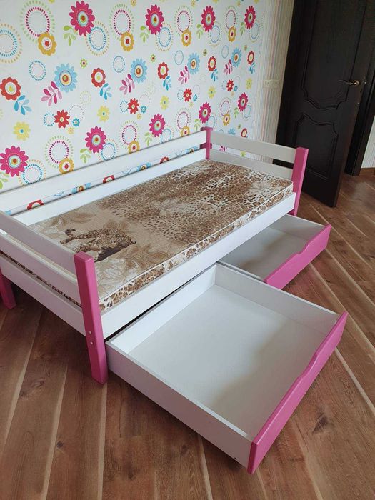 Ліжко дитяче з матрацом 80х180, практично нове