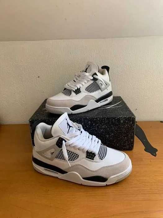 "Buty koszykówki" Jordan_4_Retro_military_black_R.42