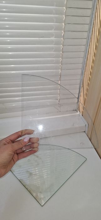 Скляні полиці на стіну