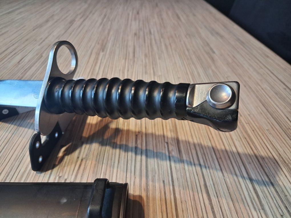 Oryginał Bagnet sztyletowy M57 SG510 armia szwajcarska