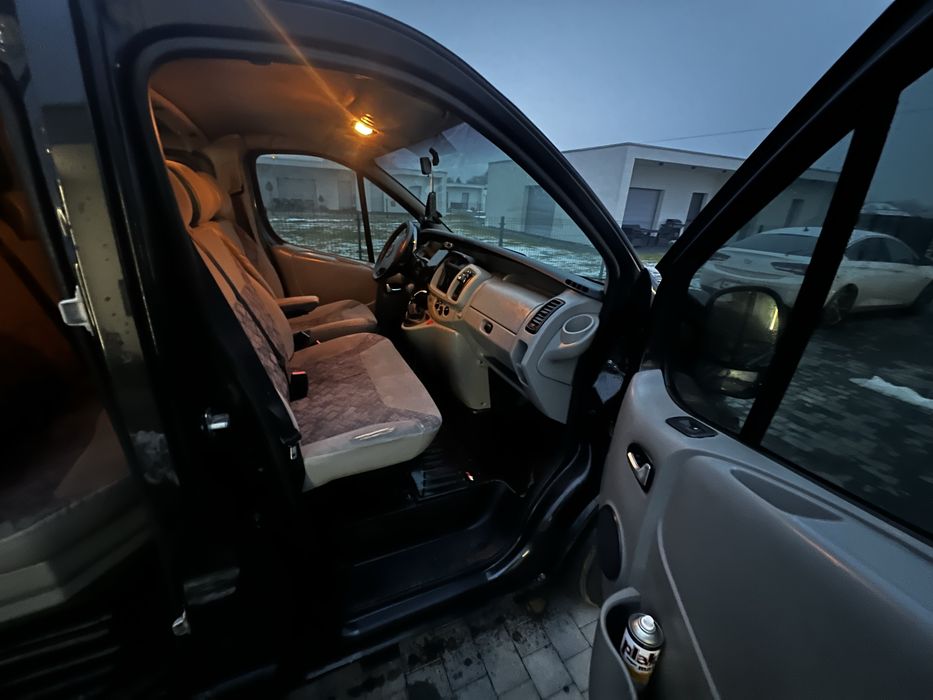 Opel vivaro 2001 zabudowa 6 miejsc brygadowka