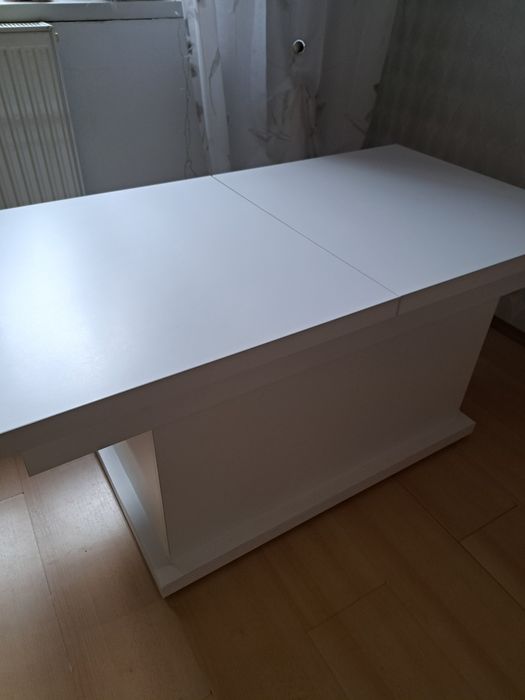 Sprzedam stolik kawowy, rozkładany z pojemnikiem np. na poduszki