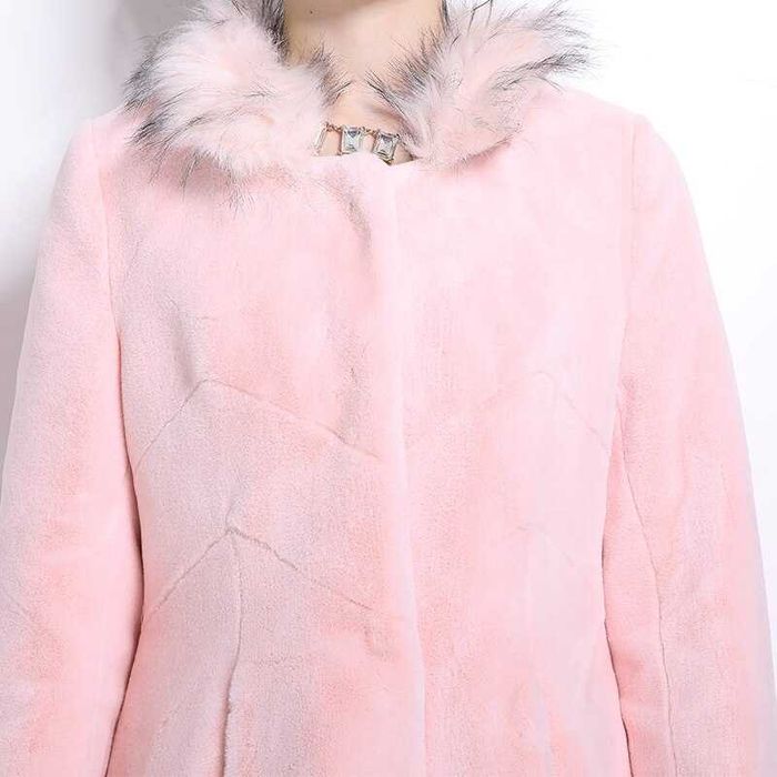 Casacos de pelo Super fofos e blusão invulgar.