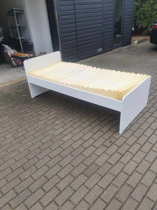 Łóżko malm 90 x 200 z materacem
