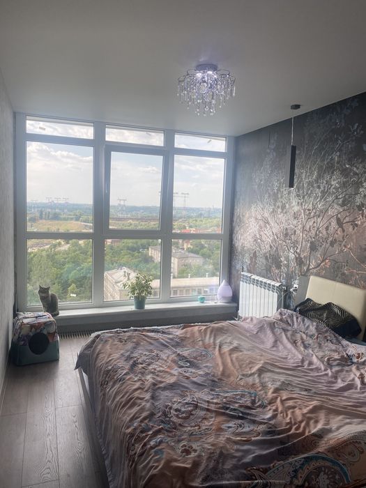 Продам 3-комнатную квартиру с видом на Днепр