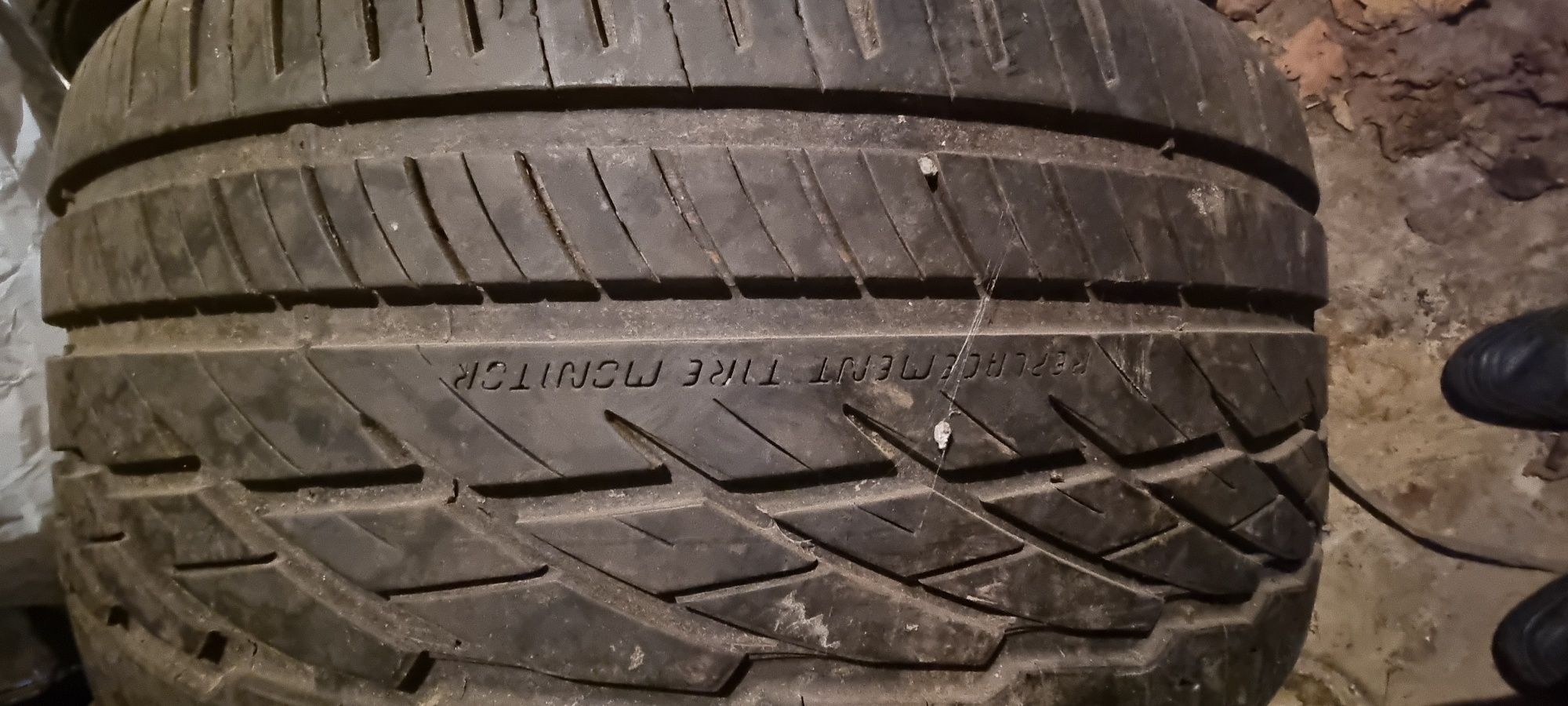 275/40 R20 General Grabber GT