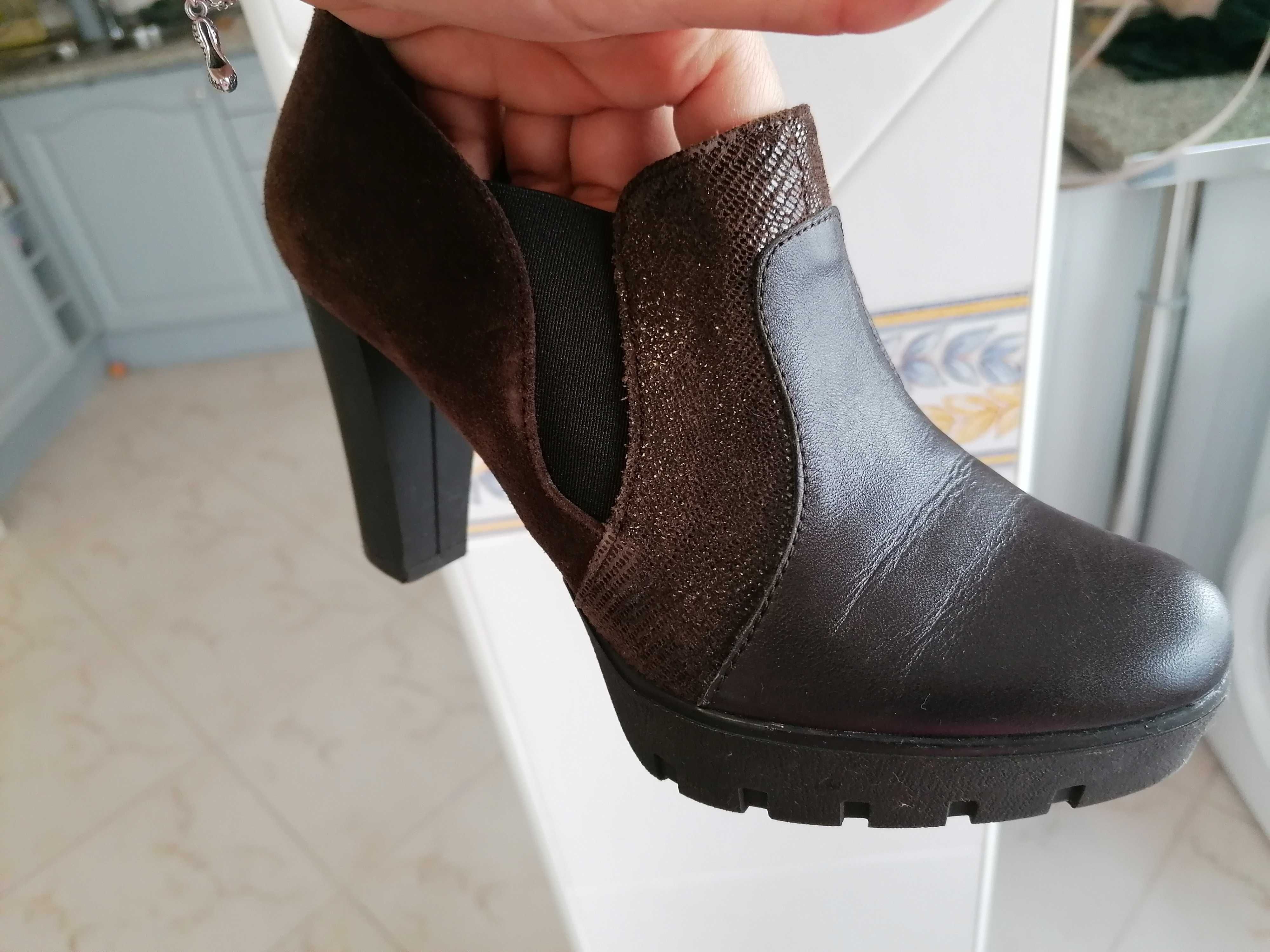 Botins pele castanho chocolate novos