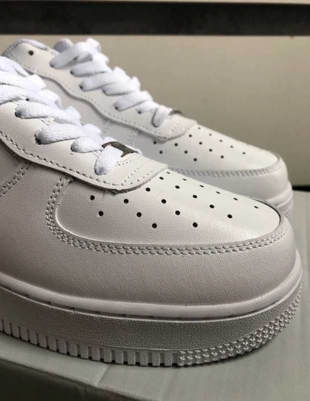 Nike Air Force 1 Low '07 White Rozmiar 45