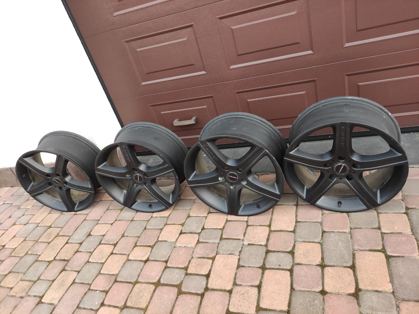 Продам диски Vossen r18