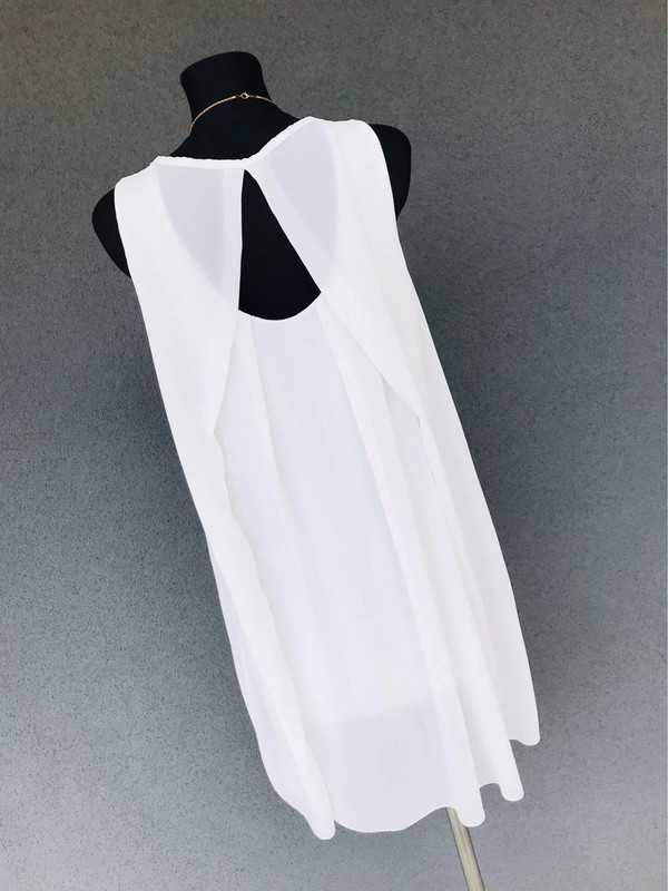 Sukienka mini szyfonowa elegancka biała z łańcuszkiem chrzciny Komunia