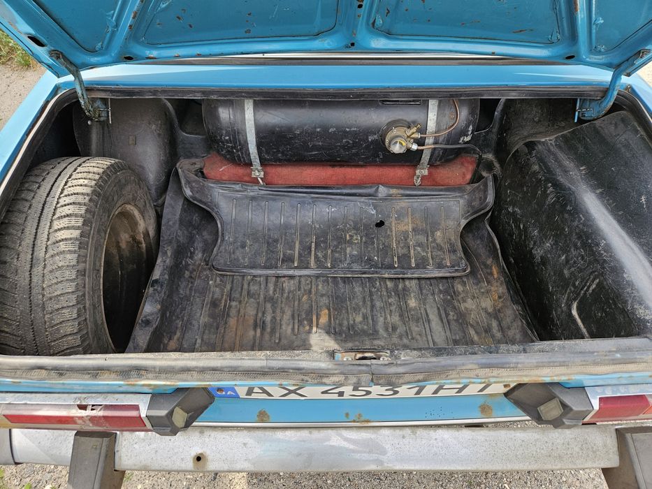 Легковий автомобіль ВАЗ 2106