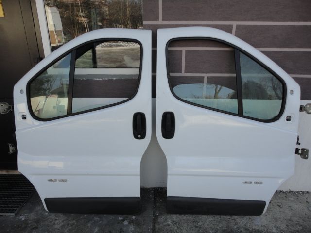 Лобове скло на Віваро,Трафік,Виваро Лобовое Trafic,Vivaro Двери стекло