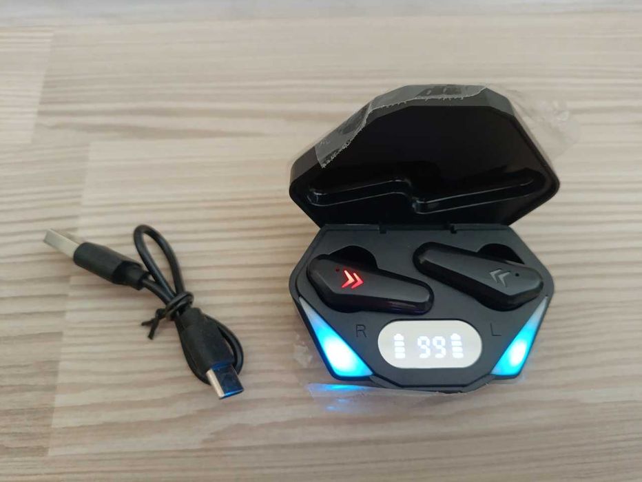Бездротові навушники TWS - Х15 - у кейсі-павербанку (є нюанс)