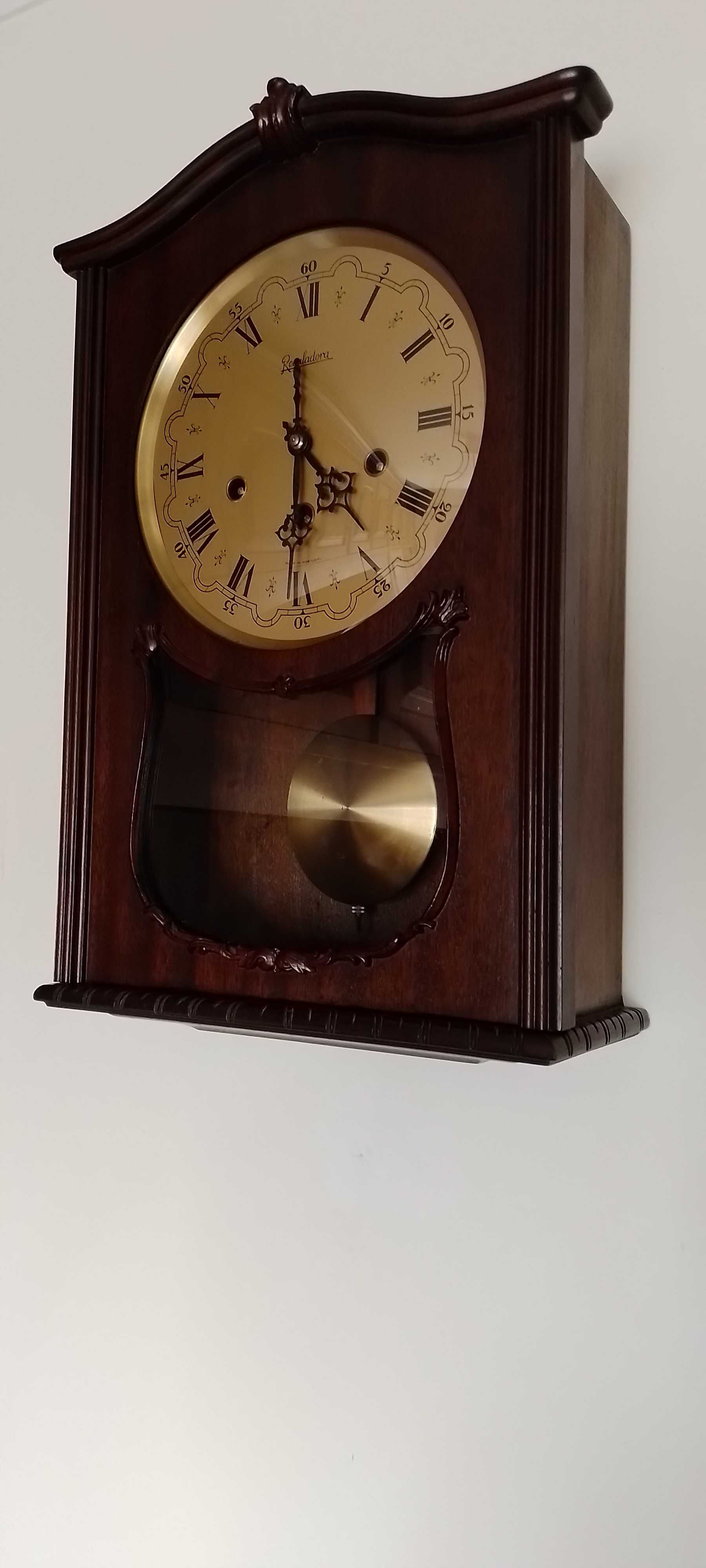 Relógio antigo de parede da fábrica REGULADORA