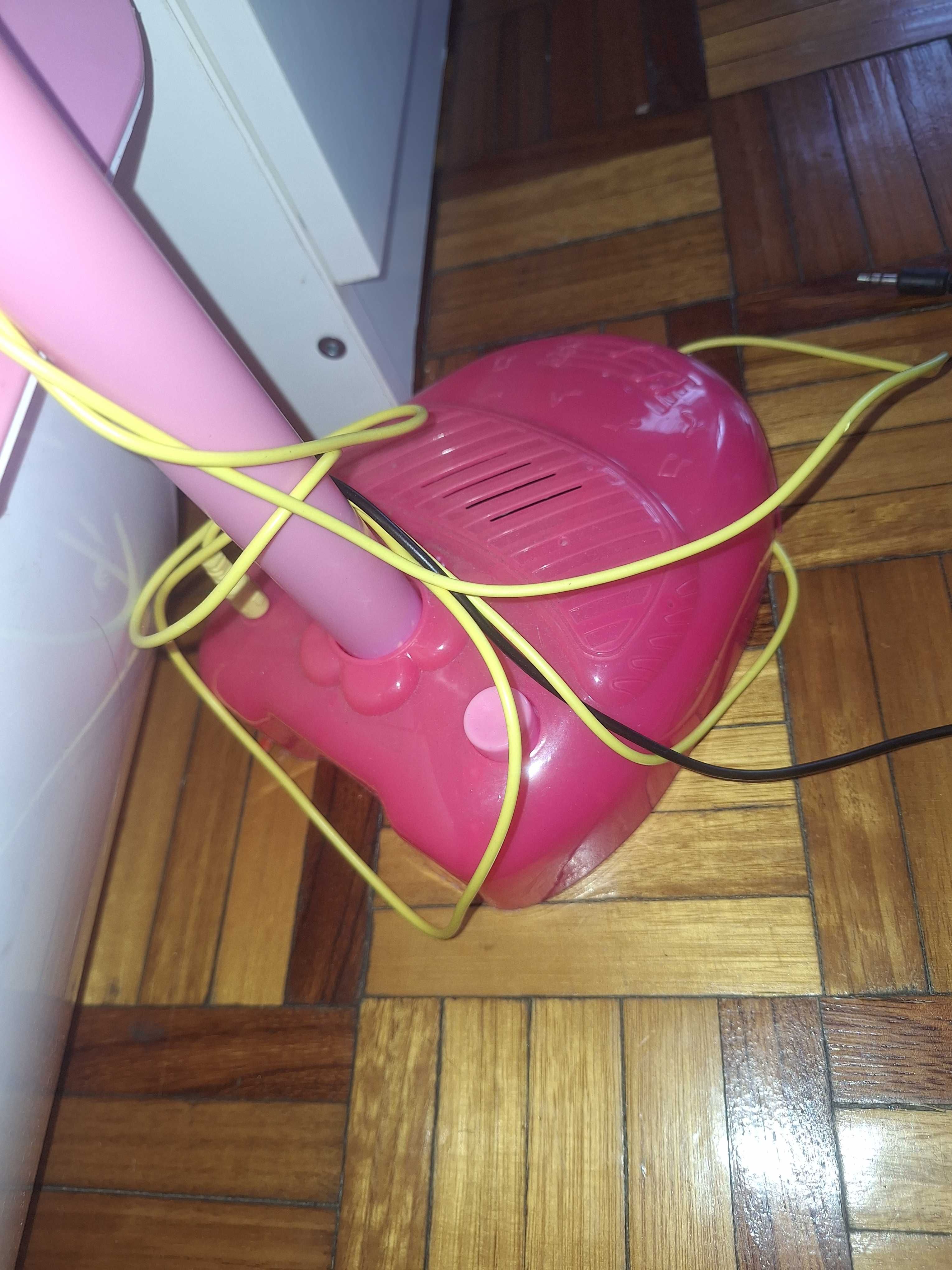 Microfone criança brincar com som