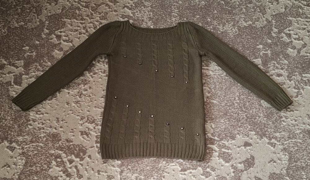 Женский свитер в хорошем состоянии