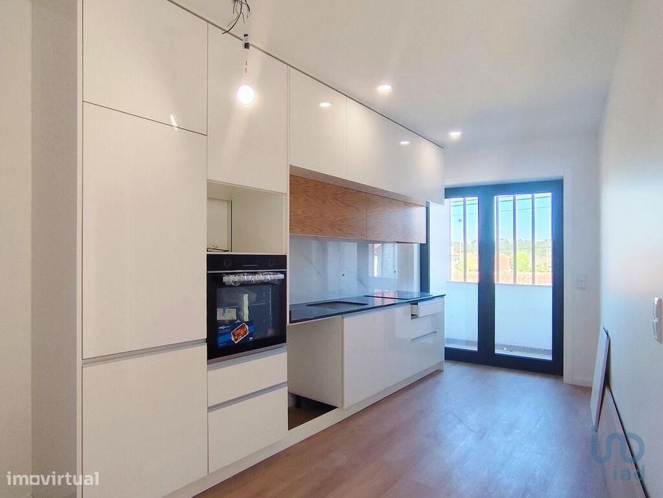 Apartamento T3 em Chafé de 64,00 m2
