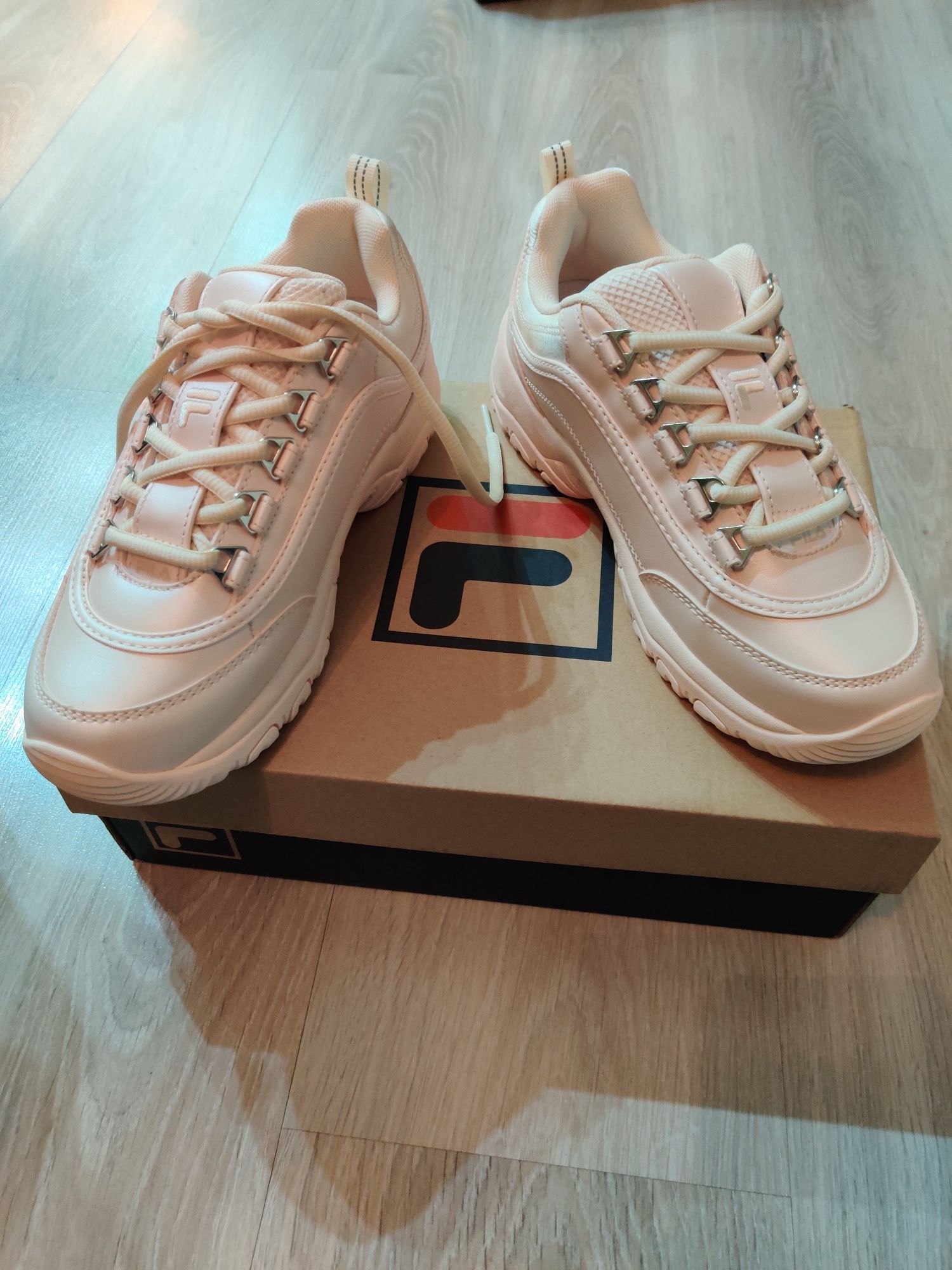 Buty damskie FILA f Strada wmn 37 Vanilla cream