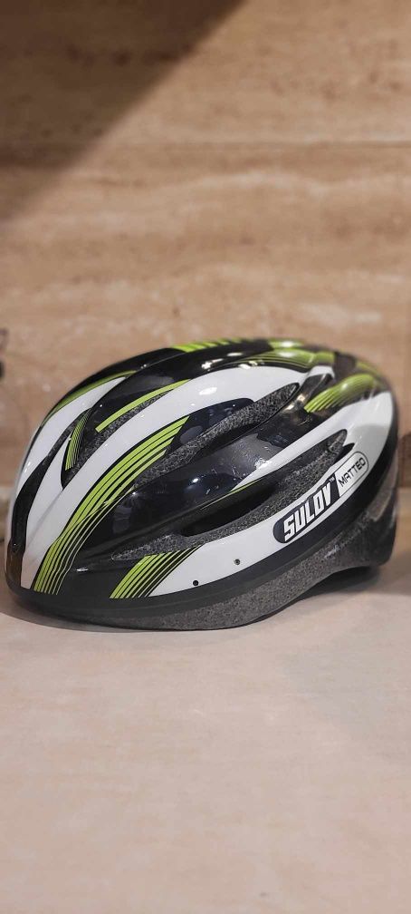 Kask rowerowy nowy