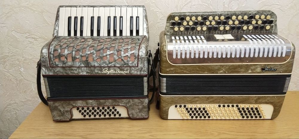 3/4 Баян Кіровський Мелодія та 1/2 (половинка) Sibula Brand