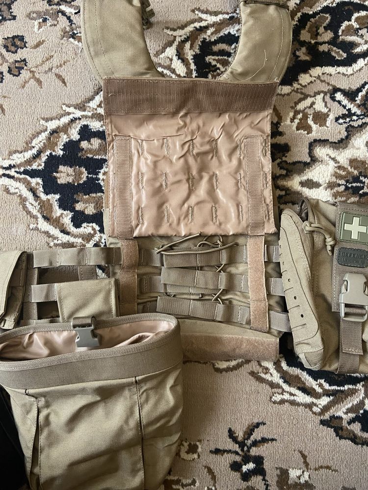 Плитоноска М7 Cordura 1000 укомплетована. Не використовувалась.