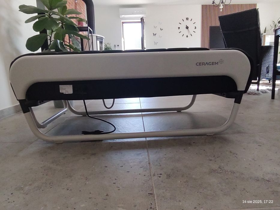 Łóżko do masażu  Ceragem V3, do  terapii kręgosłupa.
