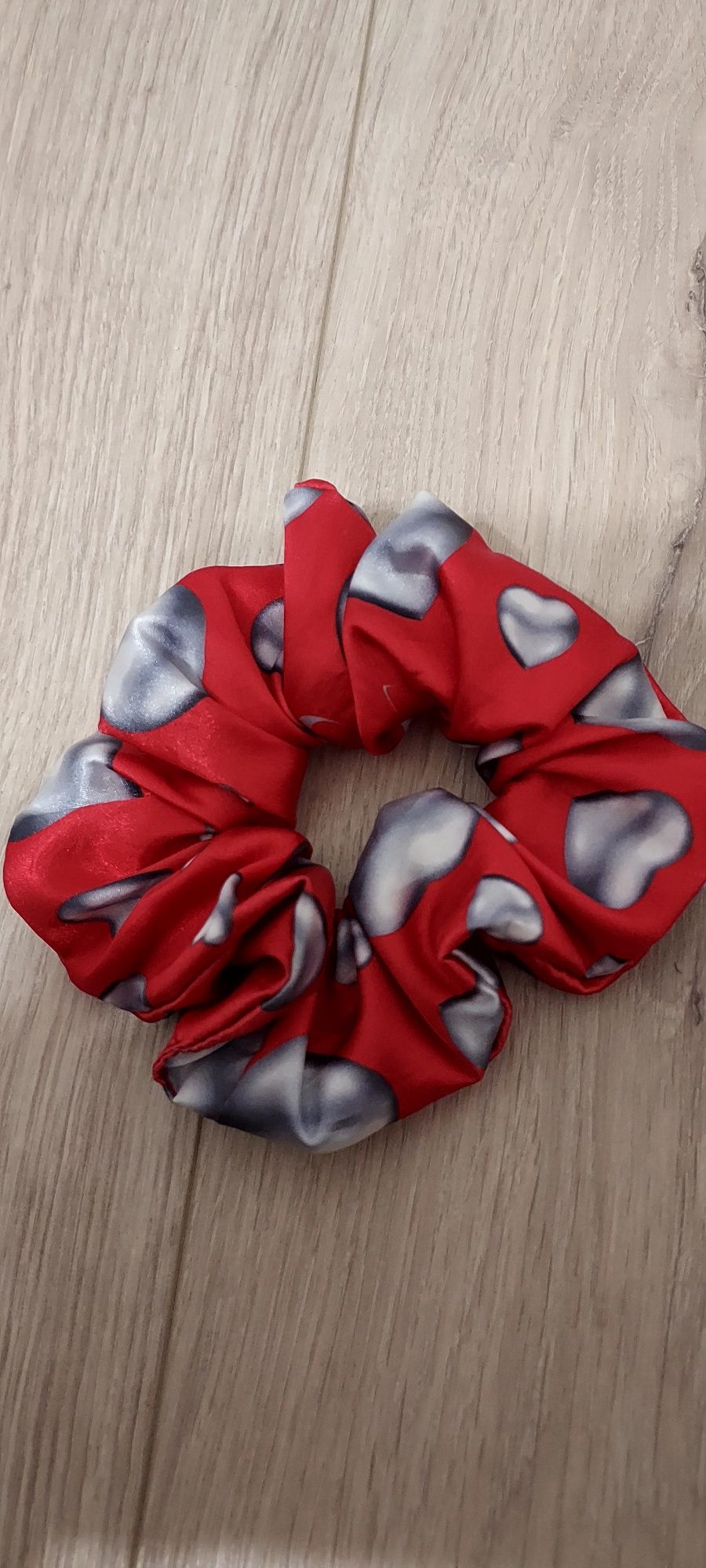 Zestaw scrunchie do włosów Julki Żugaj