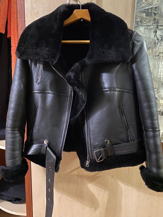 Продам жіночу шкіряну дублянку