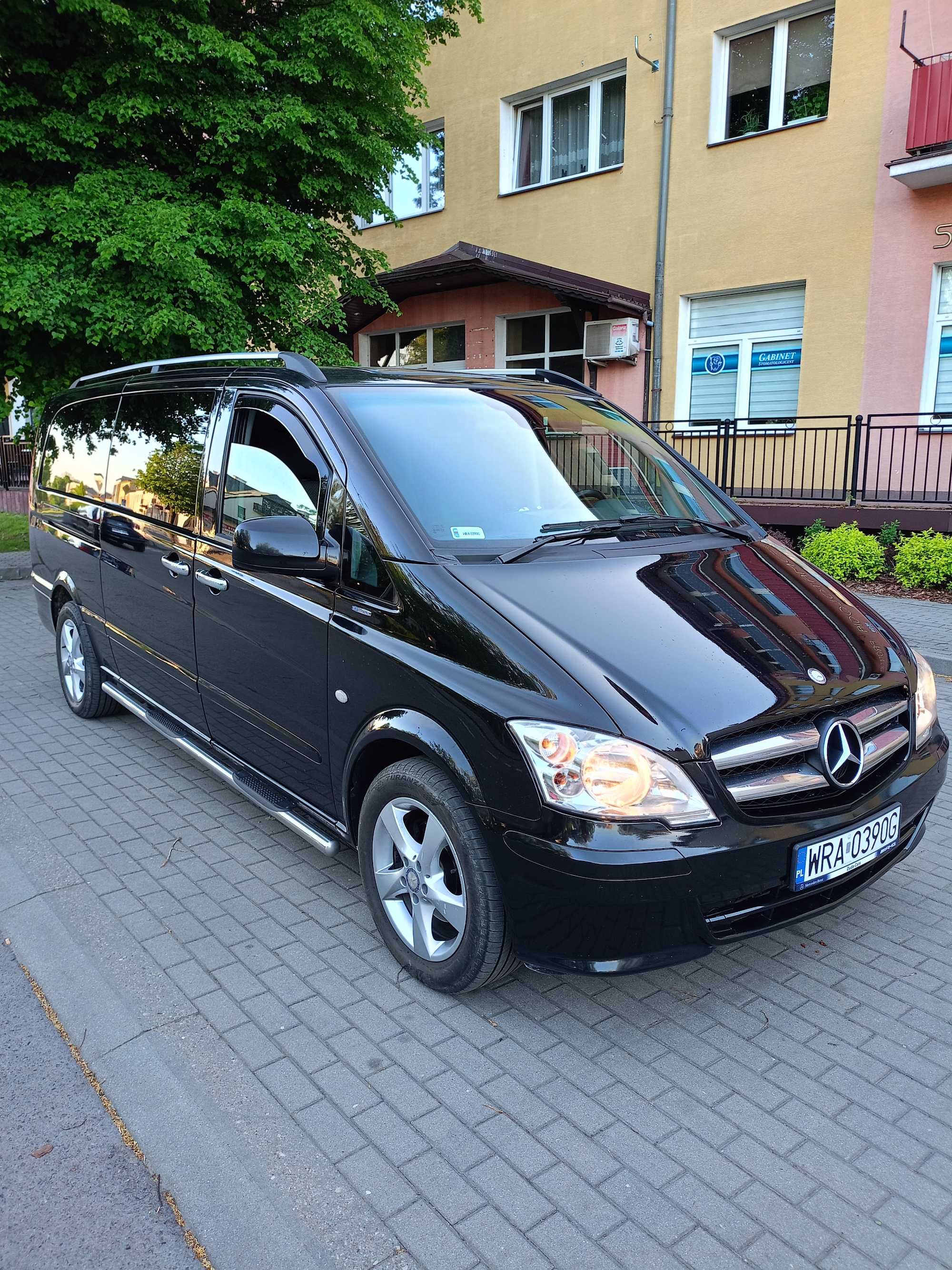 Wynajem busa . 9 osób ( 8+1 ) Mercedes-Benz. Klimatyzacja.