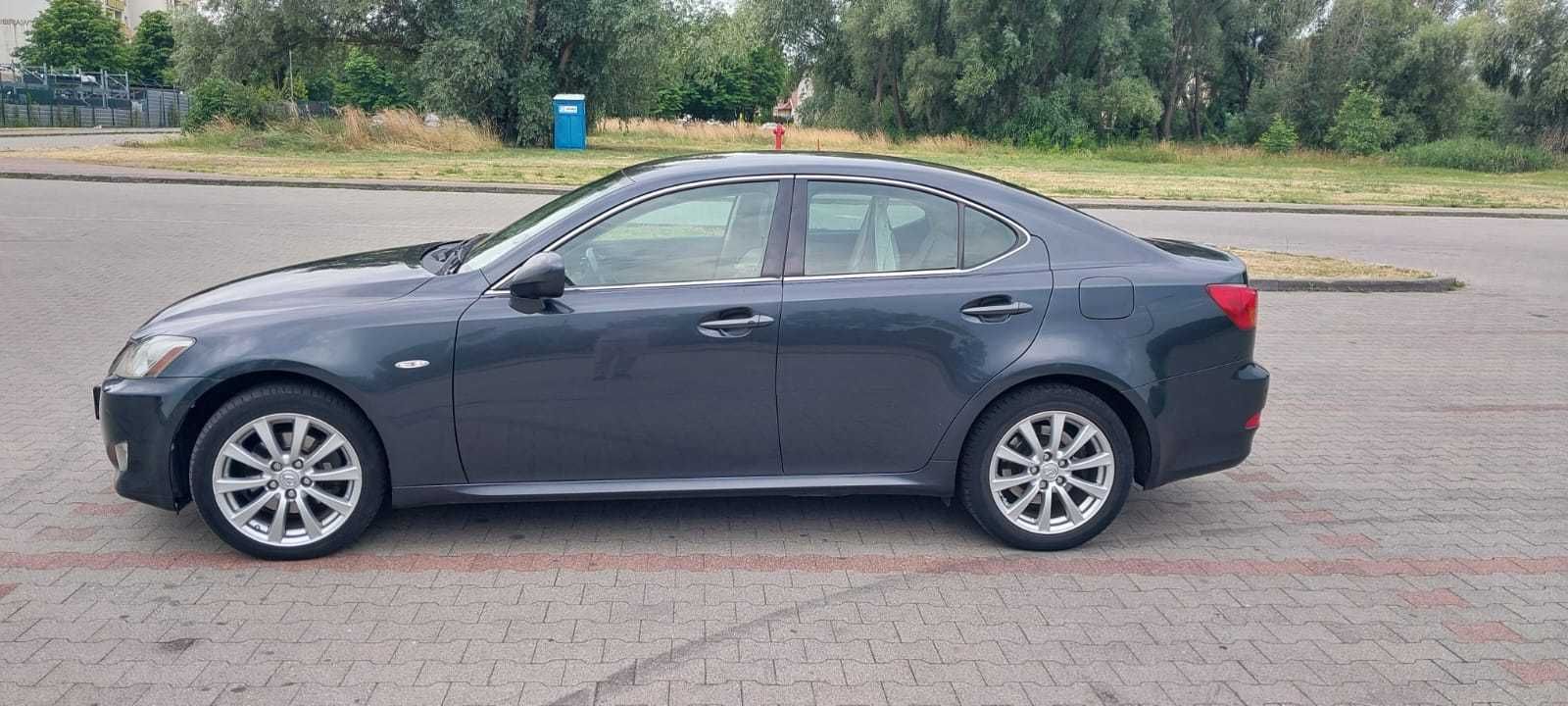 Sprzedam Lexusa IS 220d