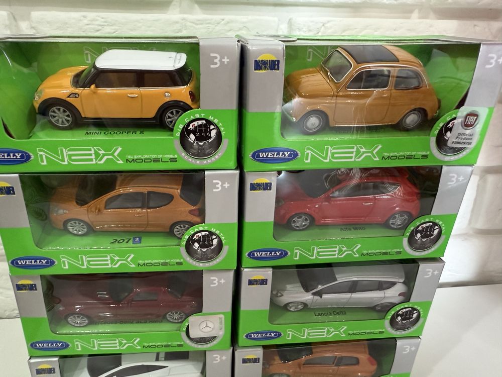 Autka Welly nex 1:43