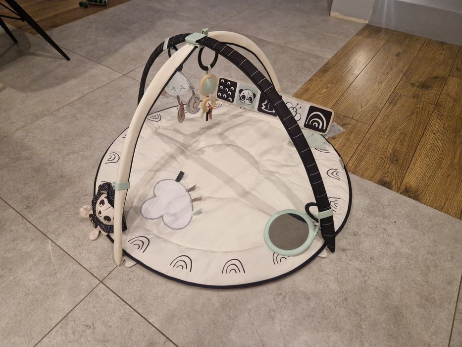 Mata edukacyjna Tiny Love